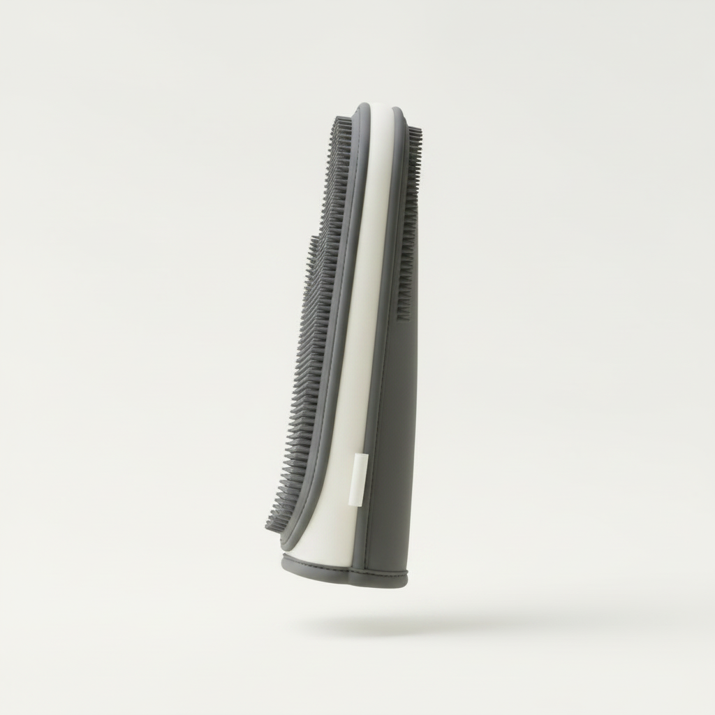 Side profile of the Havix mitt showing thickness and flatlock seam